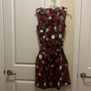 Anne Klein dress, Size 6, Adorable pattern with a tie waist